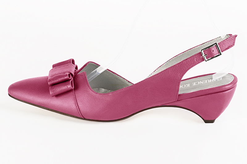Fuschia pink women's open back shoes, with a knot. Tapered toe. Low wedge heels. Profile view - Florence KOOIJMAN